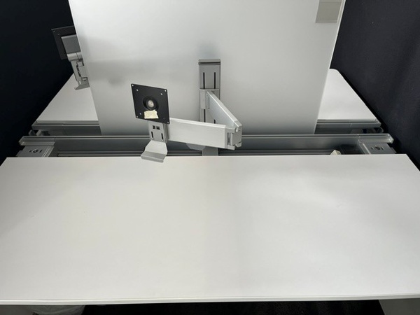 Used steelcase frame one 080626 UCS1 4